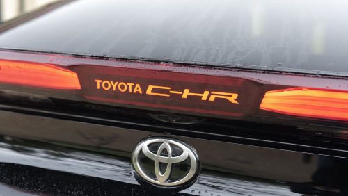 TOYOTA C-HR HATCHBACK 1.8 Hybrid Design 5dr CVT [Bi-tone] view 6