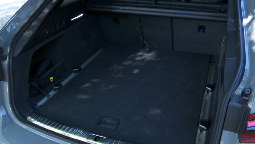 AUDI RS 6 AVANT RS 6 TFSI Qtro Perform Carbon Black 5dr Tiptronic view 3