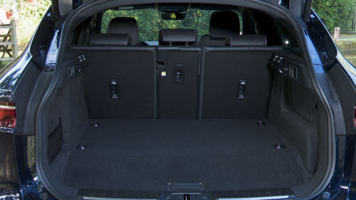 JAGUAR F-PACE DIESEL ESTATE 3.0 D300 R-Dynamic SE Black 5dr Auto AWD view 4
