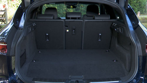 JAGUAR F-PACE DIESEL ESTATE 3.0 D300 R-Dynamic SE Black 5dr Auto AWD view 9