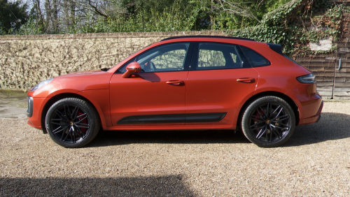 PORSCHE MACAN ELECTRIC ESTATE 470kW Turbo 100kWh 5dr Auto view 9
