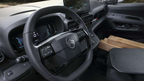 CITROEN BERLINGO XL DIESEL 1.5 BlueHDi 100ps 950kg Van Driver view 8