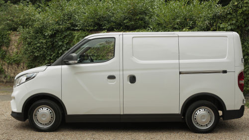 MAXUS E DELIVER 3 L2 ELECTRIC 90kW Chassis Cab 50.2kWh Auto view 6