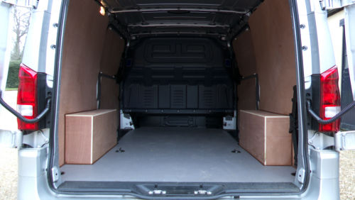 MERCEDES-BENZ eVITO L2 ELECTRIC FWD 85kW 66kWh Premium Van Auto view 3