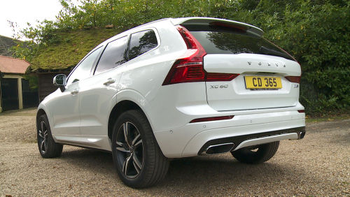 VOLVO XC60 ESTATE 2.0 B5P Plus Black Edition 5dr AWD Geartronic view 14