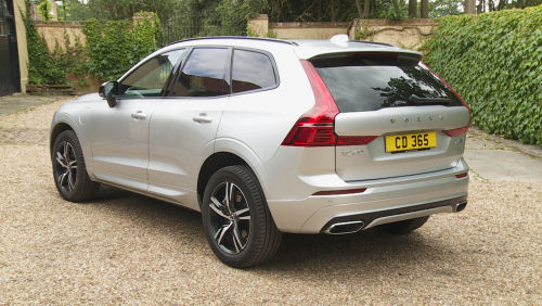VOLVO XC60 ESTATE 2.0 T8 455 PHEV Ultra Black Ed 5dr AWD Geartronic view 2