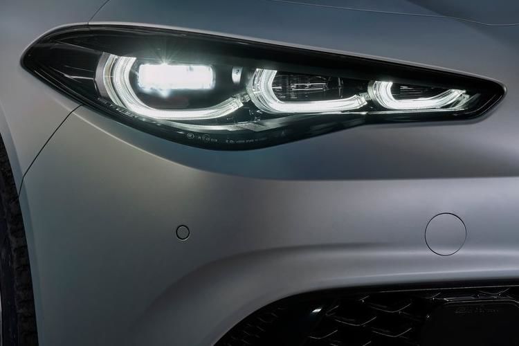 alfa romeo giulia saloon 2.0 turbo veloce 4dr auto detail view