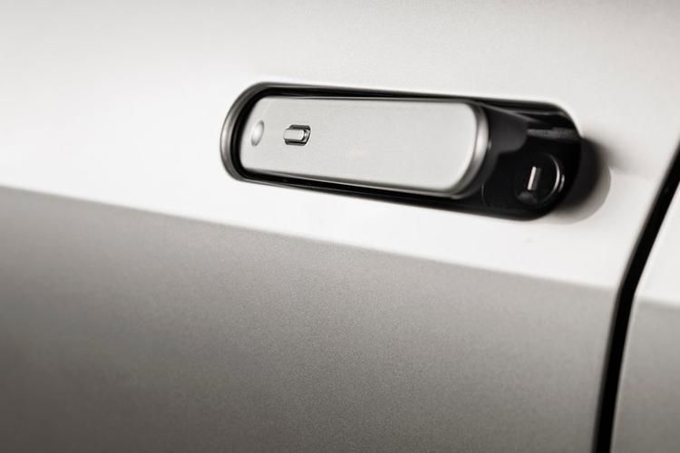 toyota c-hr 1.8 hybrid excel 5dr cvt detail view