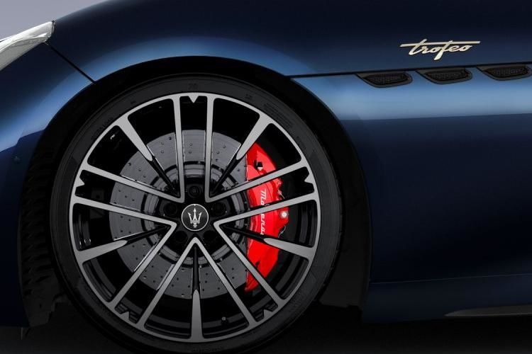 maserati grancabrio convertible 3.0 v6 trofeo 2dr auto detail view