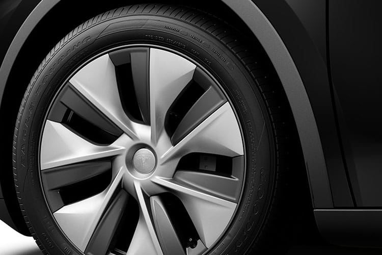 tesla model y standard rwd 5dr auto detail view