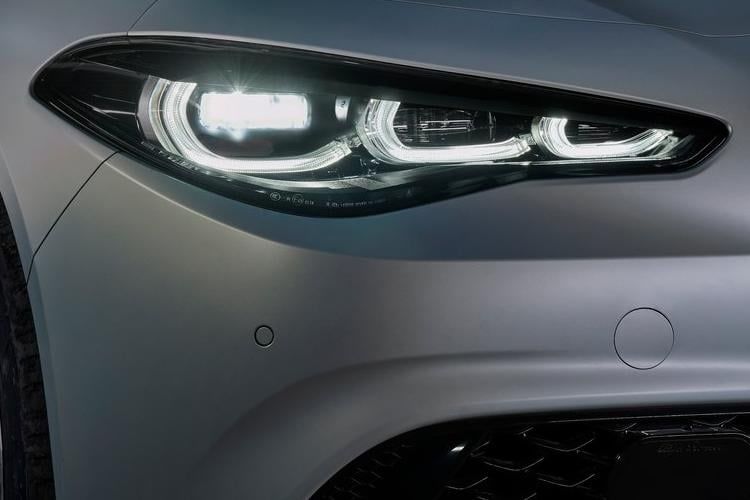 alfa romeo giulia saloon 2.0 turbo tributo italiano 4dr auto detail view