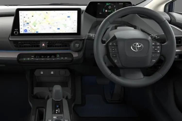 toyota prius hatchback 2.0 phev design 5dr cvt inside view