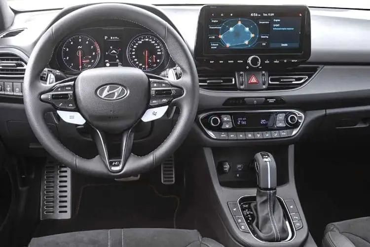 hyundai i30 hatchback 1.5t gdi 48v hybrid advance 5dr inside view