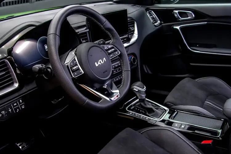 kia xceed hatchback 1.5t gdi isg 138 2 5dr inside view