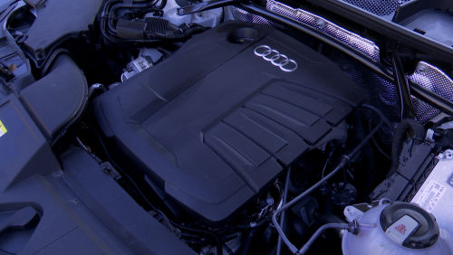 AUDI Q5 DIESEL ESTATE 40 TDI Quattro Black Edition 5dr S Tronic view 4