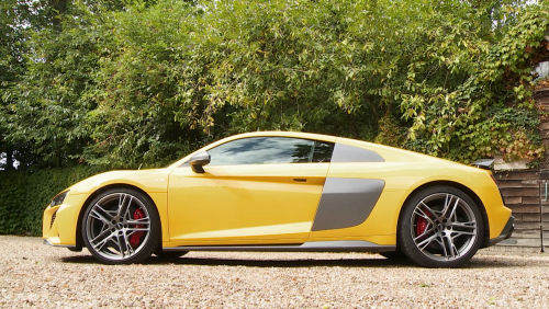 AUDI R8 COUPE 5.2 FSI [570] V10 Performance 2dr S Tronic RWD view 2