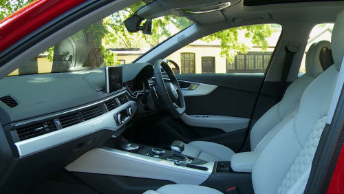 AUDI RS 4 AVANT RS 4 TFSI Quattro Carbon Black 5dr S Tronic view 2