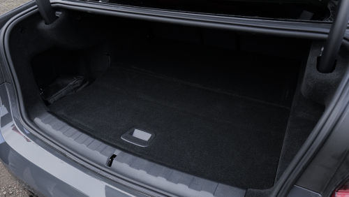 BMW 3 SERIES TOURING 330e 22.3 kWh M Sport 5dr Step Auto [Pro Pack] view 9