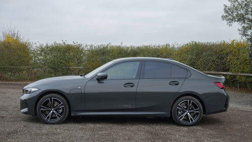 BMW 3 SERIES TOURING 330e 22.3 kWh M Sport 5dr Step Auto [Pro Pack] view 10