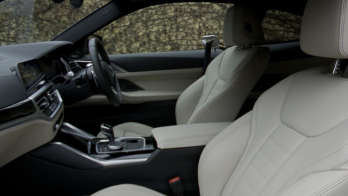 BMW 4 SERIES COUPE 420i M Sport 2dr Step Auto view 2