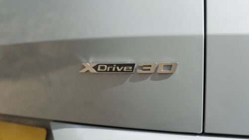 BMW iX2 ELECTRIC HATCHBACK 150kW eDrive20 M Sport 65kWh 5dr Auto [Tech+] view 7