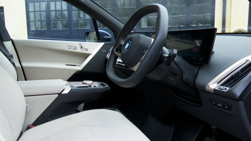 BMW iX ESTATE 240kW xDrive40 Sport 76.6kWh 5dr Auto [Tech+/Sky] view 8