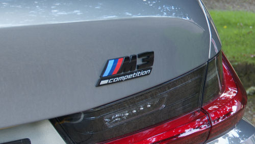 BMW M3 SALOON M3 Competition 4dr Step Auto [M Carbon Pack] view 9