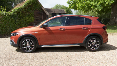 FIAT TIPO CROSS HATCHBACK 1.5 Hybrid 48V Cross Garmin 5dr DDCT view 5