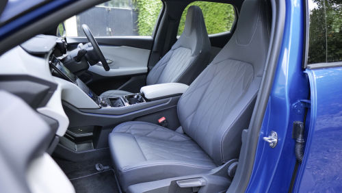 FORD CAPRI ESTATE 250kW Premium 79kWh AWD 5dr Auto [Driver Assist] view 7