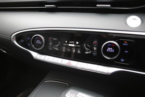 GENESIS GV70 DIESEL ESTATE 2.2D [201] Luxury 5dr Auto AWD view 14