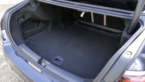 MERCEDES-BENZ E CLASS DIESEL SALOON E220d Exclusive Premium Plus 4dr 9G-Tronic view 5