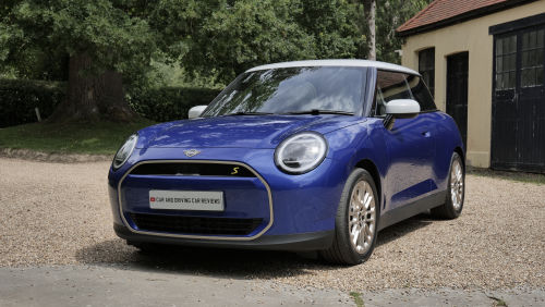 MINI COOPER ELECTRIC HATCHBACK 135kW E Classic [Level 2] 41kWh 3dr Auto view 9