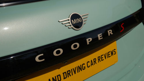 MINI COOPER HATCHBACK 2.0 S Sport 3dr Auto view 25