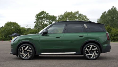 MINI COUNTRYMAN ELECTRIC HATCHBACK 230kW SE Sport [Level 3] ALL4 66kWh 5dr Auto view 5