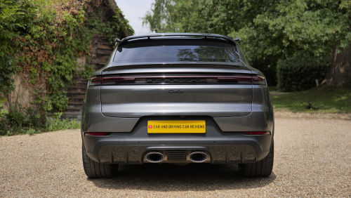 PORSCHE CAYENNE COUPE GTS 5dr Tiptronic S [5 Seat] view 8