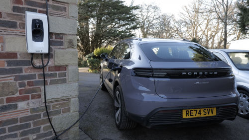 PORSCHE MACAN ELECTRIC ESTATE 300kW 4 100kWh 5dr Auto view 10