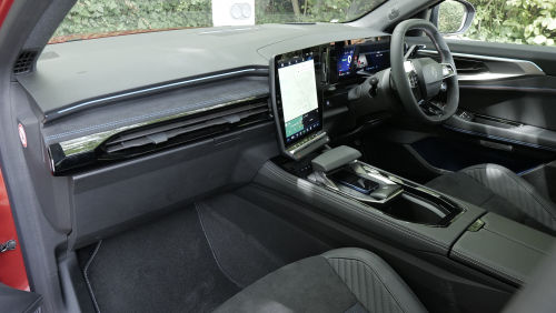 RENAULT RAFALE ESTATE E-Tech PHEV Atelier Alpine AWD 5dr Auto view 4