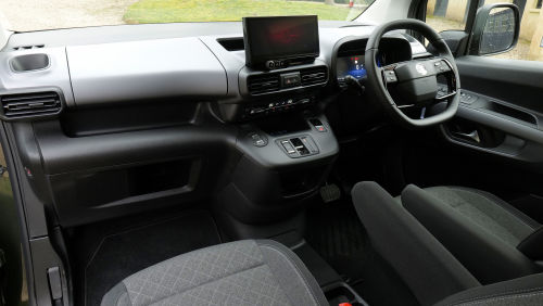 VAUXHALL COMBO LIFE ELECTRIC ESTATE 100kW Design XL 52kWh 5dr Auto [7 Seat] view 20