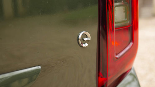 VAUXHALL COMBO LIFE ELECTRIC ESTATE 100kW Design XL 52kWh 5dr Auto [7 Seat] view 26