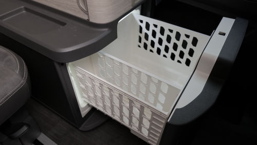 VOLKSWAGEN CALIFORNIA ESTATE 1.5 TSI eHybrid Coast 5dr 4MOTION DSG view 8