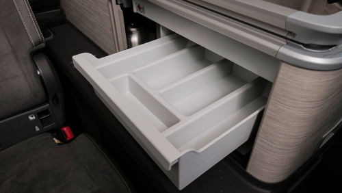 VOLKSWAGEN CALIFORNIA ESTATE 1.5 TSI eHybrid Coast 5dr 4MOTION DSG view 9