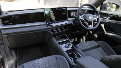 VOLKSWAGEN TAYRON ESTATE 1.5 TSI eHybrid 272 R-Line 5dr DSG6 view 6