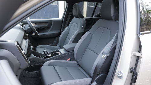 VOLVO EX40 ESTATE 185kW Extended Range Plus 78kWh 5dr Auto view 24