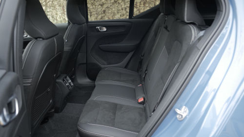 VOLVO XC40 ESTATE 2.0 B4P Ultra Dark 5dr Auto view 14