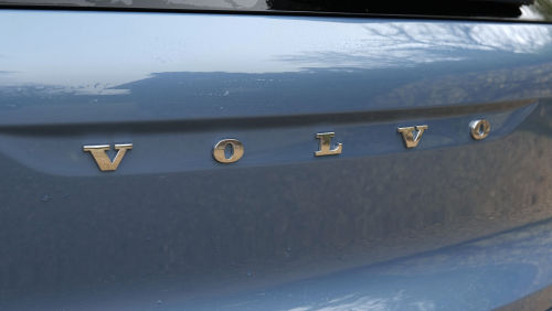 VOLVO XC40 ESTATE 2.0 B4P Ultra Dark 5dr Auto view 18