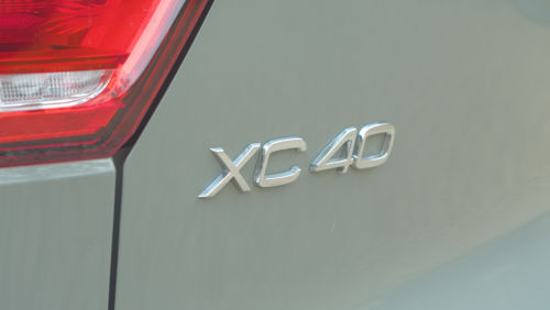 VOLVO XC40 ESTATE 1.5 T4 Recharge PHEV Plus Dark 5dr Auto view 14