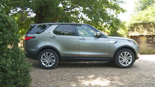 LAND ROVER DISCOVERY DIESEL SW 3.0 D350 Dynamic SE 5dr Auto view 13