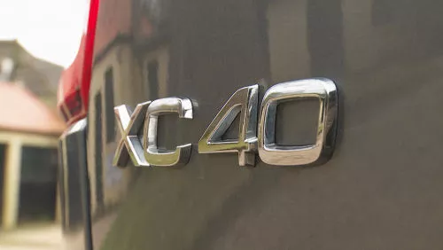 VOLVO XC40 ESTATE 2.0 B4P Plus Black Edition 5dr Auto view 9