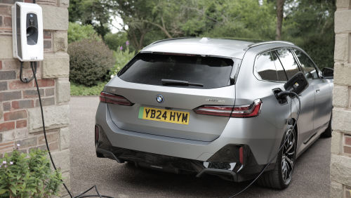 BMW 5 SERIES TOURING 520i M Sport 5dr Auto [Tech Plus/Comfort Plus] view 11