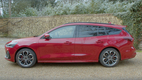 FORD FOCUS ESTATE 1.0 EcoBoost Hybrid mHEV ST-Line 5dr view 1